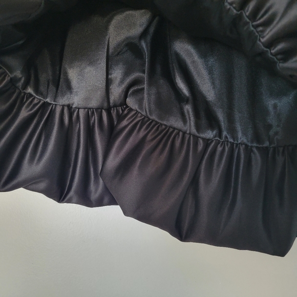 Betsey Johnson Black Strapless Bubble Hem Formal Dress size 4 - Picture 2 of 10